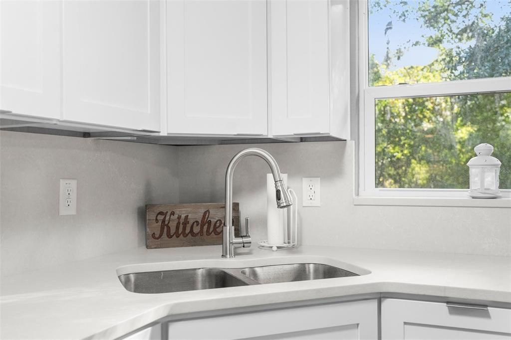 For Sale: $485,000 (2 beds, 2 baths, 1224 Square Feet)