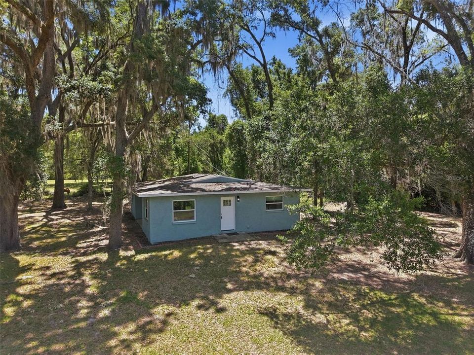 For Sale: $485,000 (2 beds, 2 baths, 1224 Square Feet)