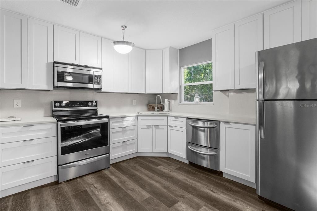 For Sale: $485,000 (2 beds, 2 baths, 1224 Square Feet)