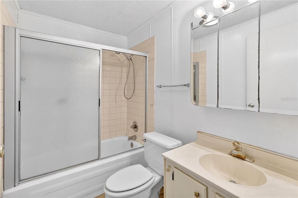 For Sale: $161,000 (2 beds, 2 baths, 1640 Square Feet)