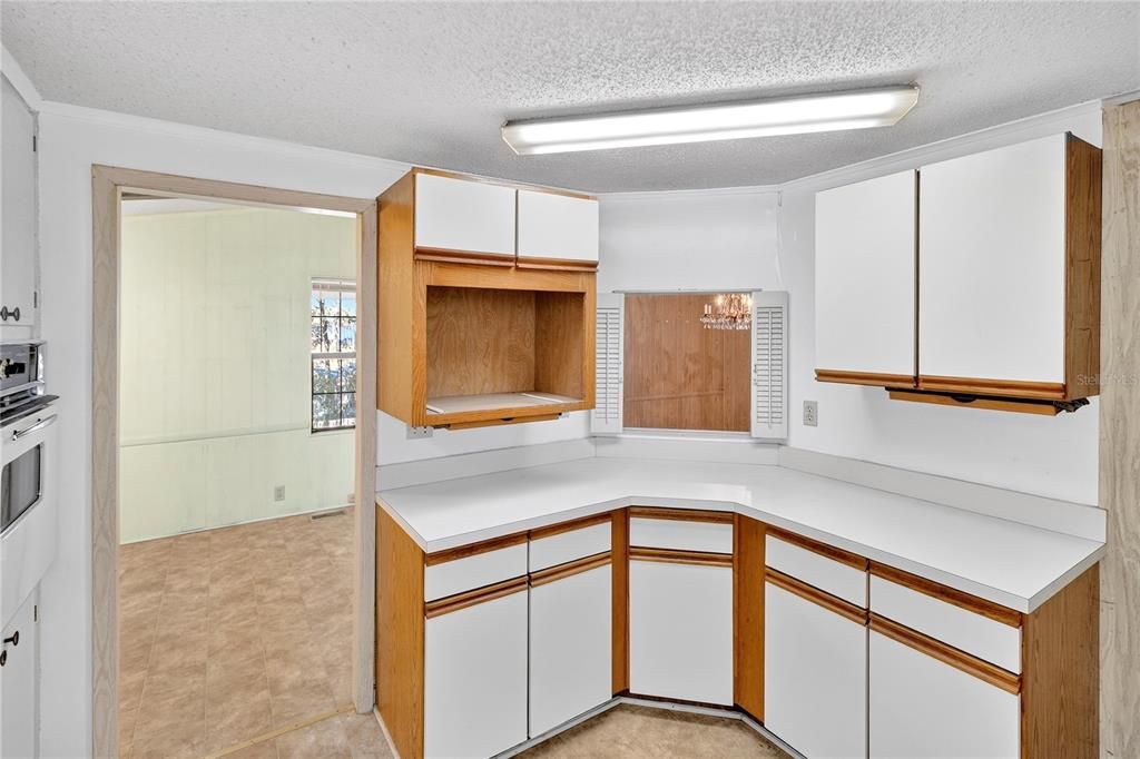 For Sale: $161,000 (2 beds, 2 baths, 1640 Square Feet)