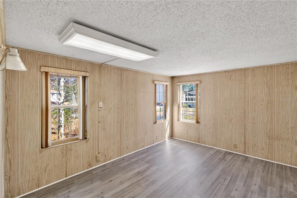 For Sale: $161,000 (2 beds, 2 baths, 1640 Square Feet)