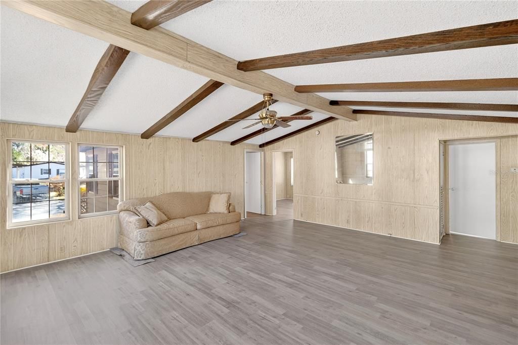 For Sale: $161,000 (2 beds, 2 baths, 1640 Square Feet)