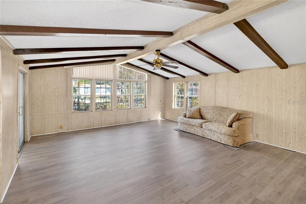 For Sale: $161,000 (2 beds, 2 baths, 1640 Square Feet)