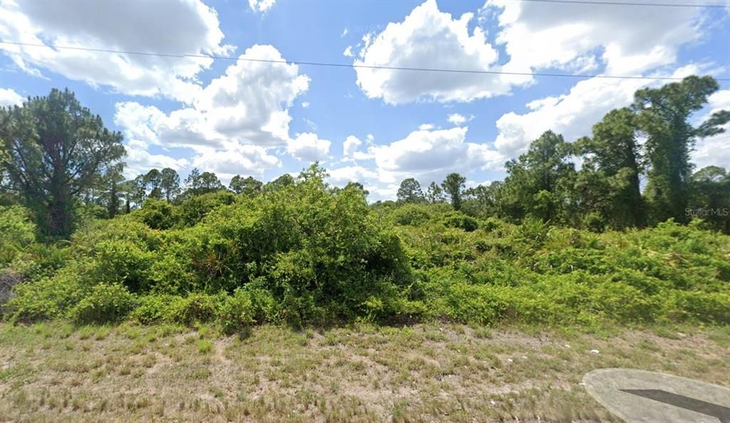 На продажу: $33,000 (0.29 acres)