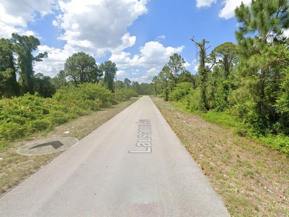 На продажу: $33,000 (0.29 acres)