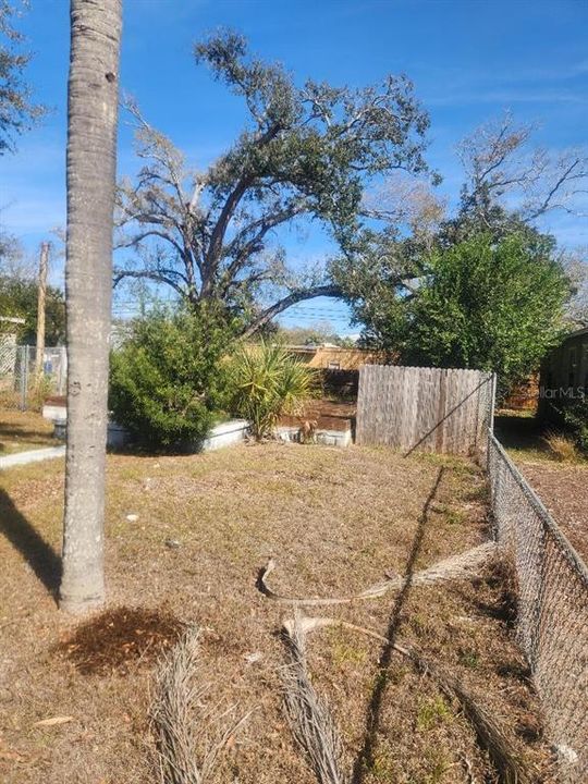 Activo con contrato: $105,000 (0.12 acres)