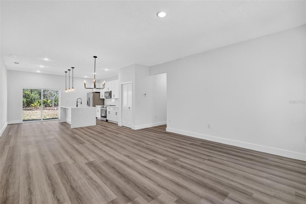 Active With Contract: $319,000 (4 beds, 2 baths, 1630 Square Feet)