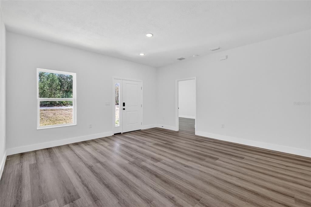 Active With Contract: $319,000 (4 beds, 2 baths, 1630 Square Feet)