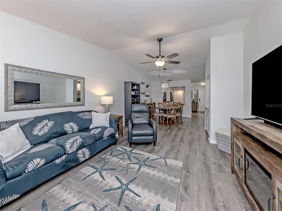 На продажу: $318,500 (3 спален, 2 ванн, 1540 Квадратных фут)