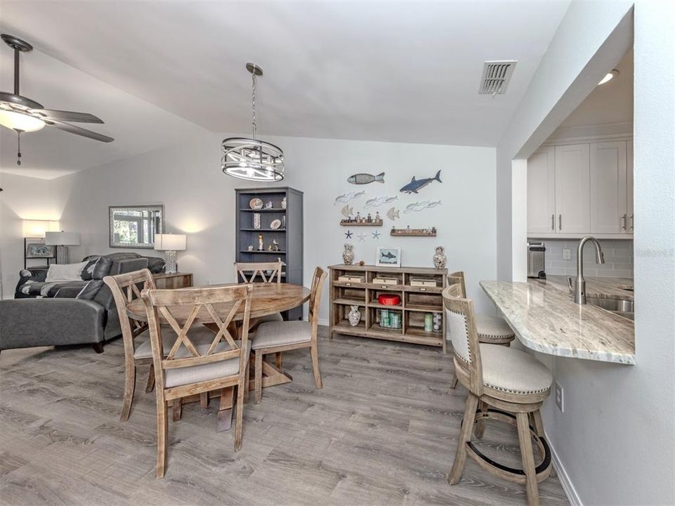 На продажу: $318,500 (3 спален, 2 ванн, 1540 Квадратных фут)