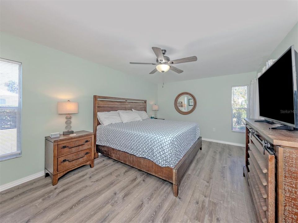 На продажу: $318,500 (3 спален, 2 ванн, 1540 Квадратных фут)