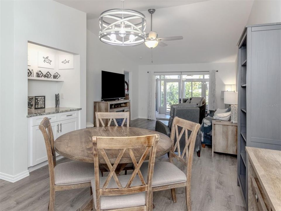 На продажу: $318,500 (3 спален, 2 ванн, 1540 Квадратных фут)