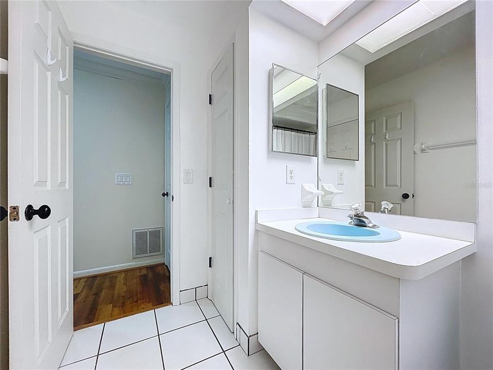 For Sale: $699,999 (5 beds, 4 baths, 3293 Square Feet)