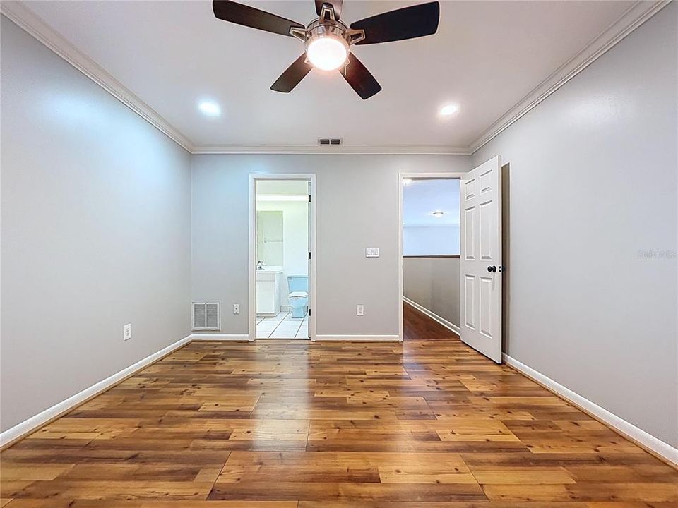 For Sale: $699,999 (5 beds, 4 baths, 3293 Square Feet)