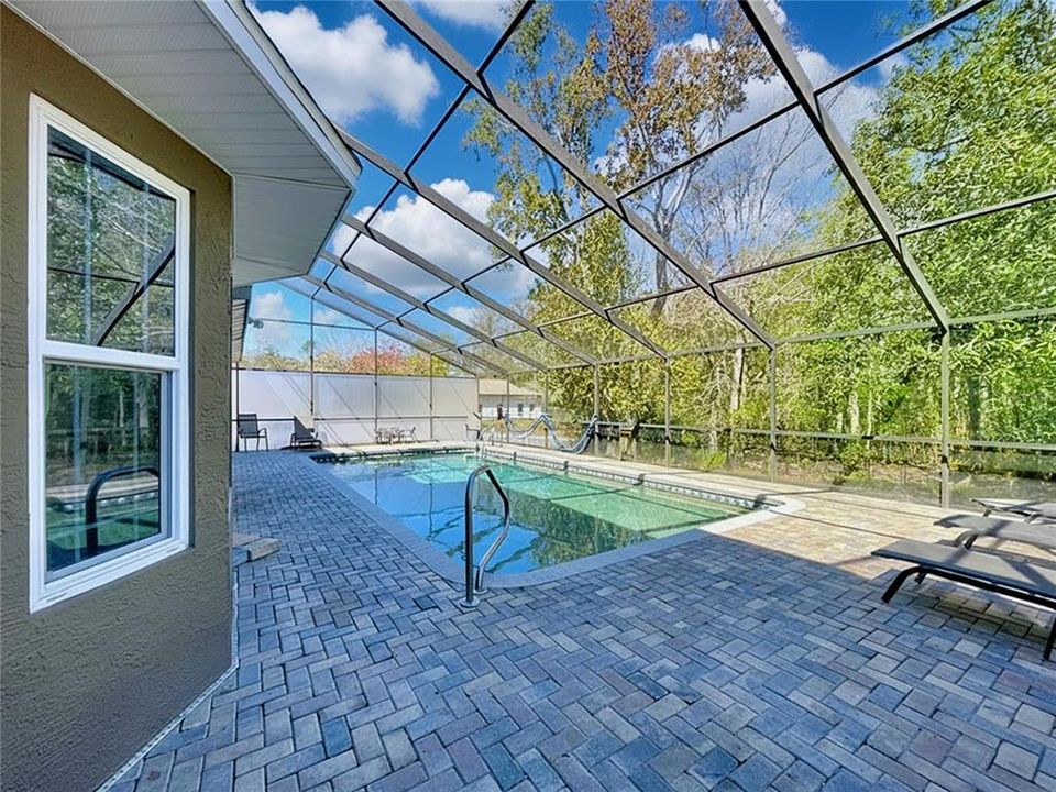 For Sale: $699,999 (5 beds, 4 baths, 3293 Square Feet)