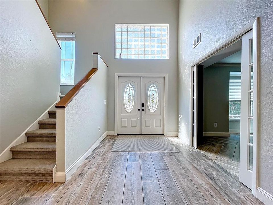 For Sale: $699,999 (5 beds, 4 baths, 3293 Square Feet)