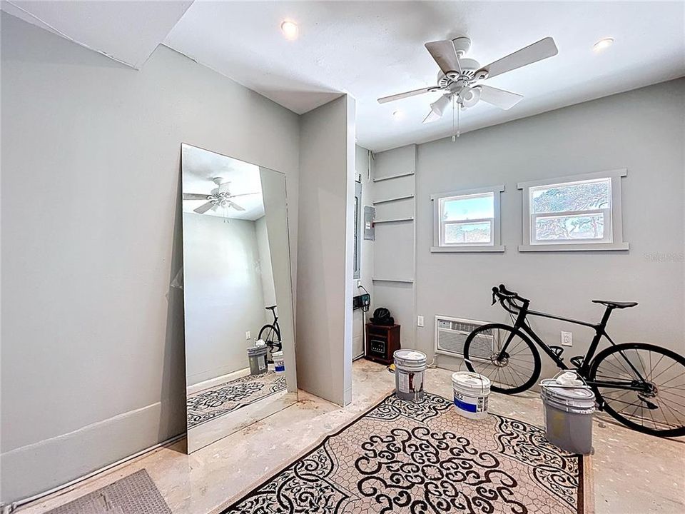 For Sale: $699,999 (5 beds, 4 baths, 3293 Square Feet)
