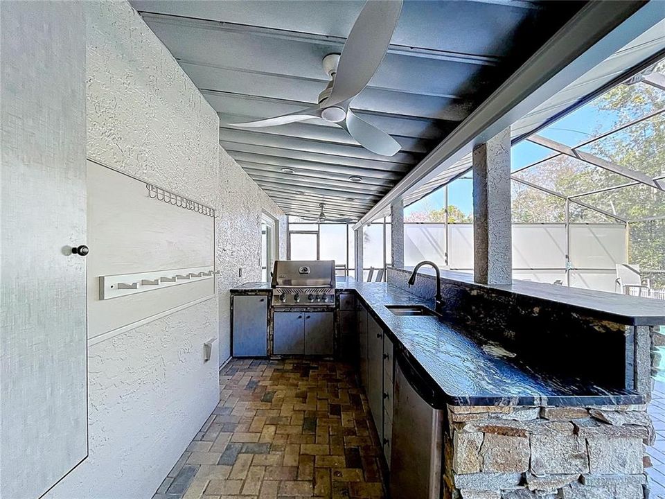 For Sale: $699,999 (5 beds, 4 baths, 3293 Square Feet)