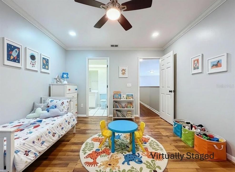 For Sale: $699,999 (5 beds, 4 baths, 3293 Square Feet)