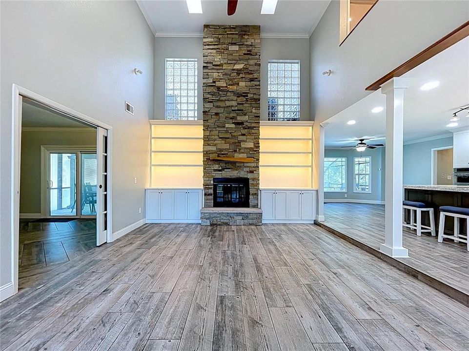 For Sale: $699,999 (5 beds, 4 baths, 3293 Square Feet)