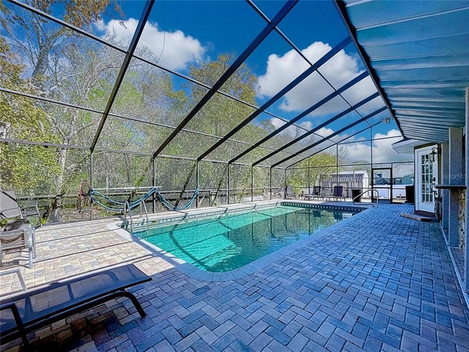 For Sale: $699,999 (5 beds, 4 baths, 3293 Square Feet)