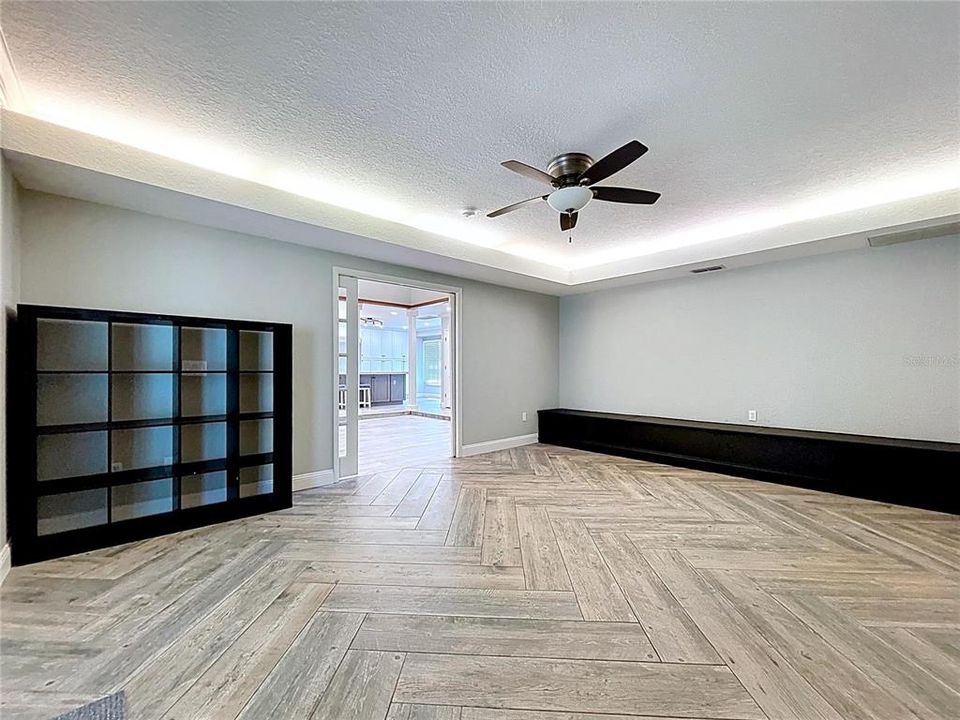 For Sale: $699,999 (5 beds, 4 baths, 3293 Square Feet)