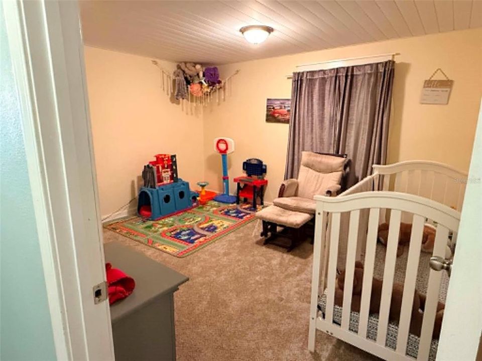 Под контрактом: $399,999 (3 спален, 2 ванн, 1859 Квадратных фут)