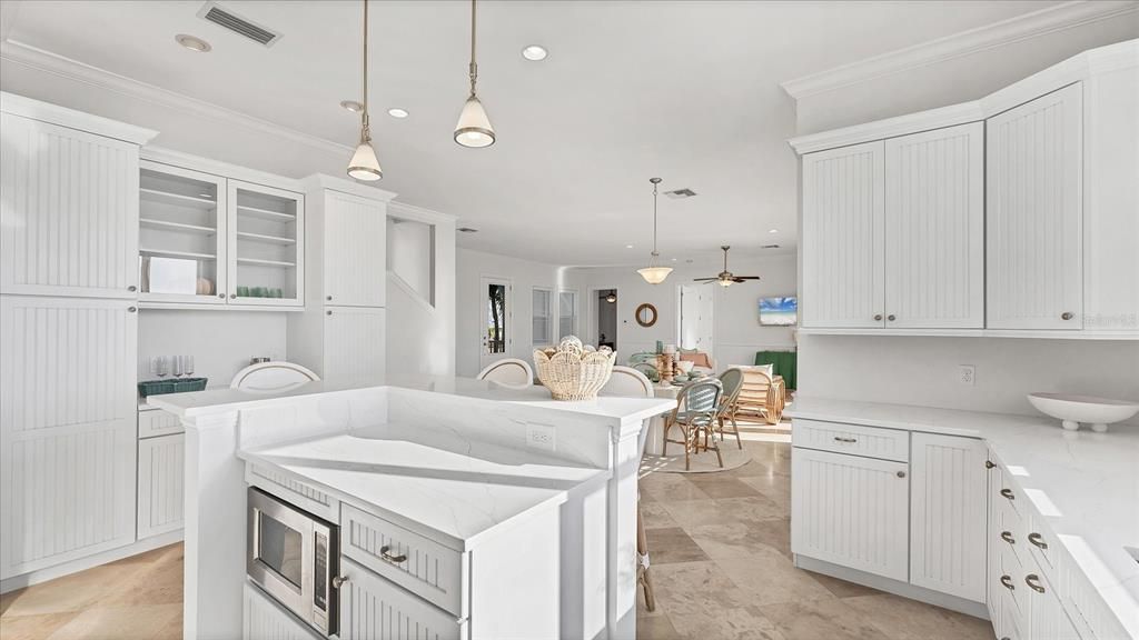 En Venta: $2,999,999 (4 camas, 3 baños, 3020 Pies cuadrados)