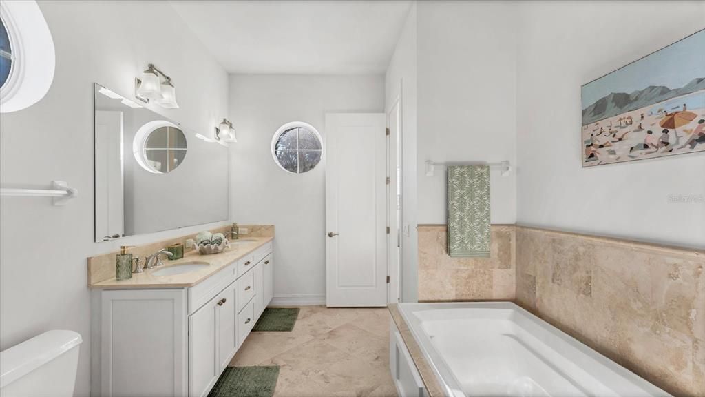 En Venta: $2,999,999 (4 camas, 3 baños, 3020 Pies cuadrados)