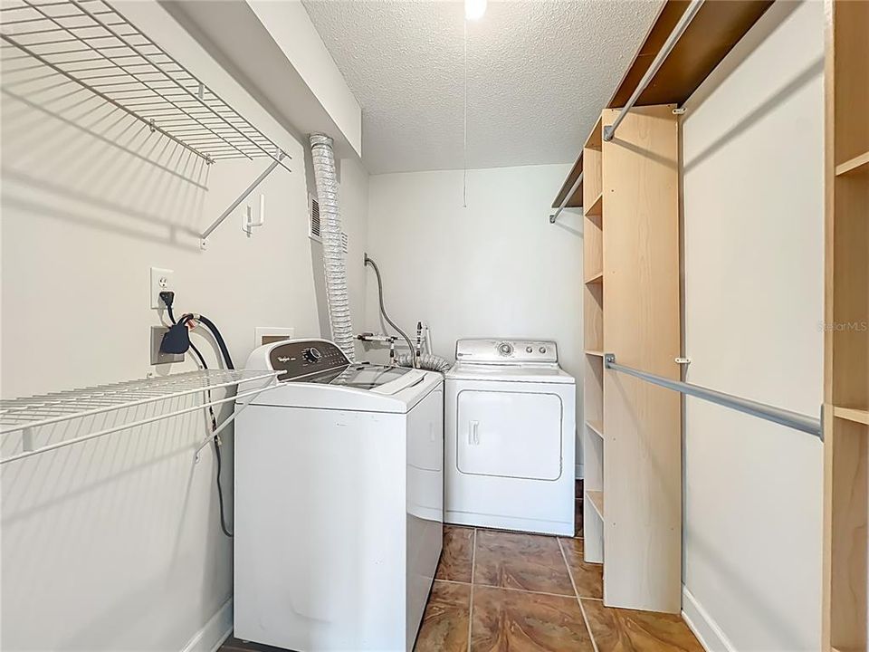 For Sale: $169,000 (2 beds, 2 baths, 870 Square Feet)