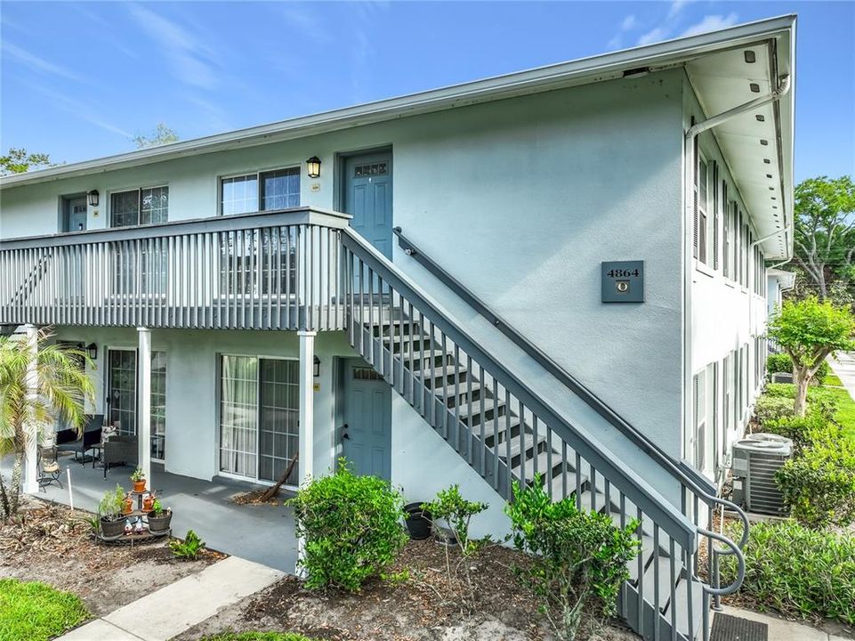 For Sale: $169,000 (2 beds, 2 baths, 870 Square Feet)