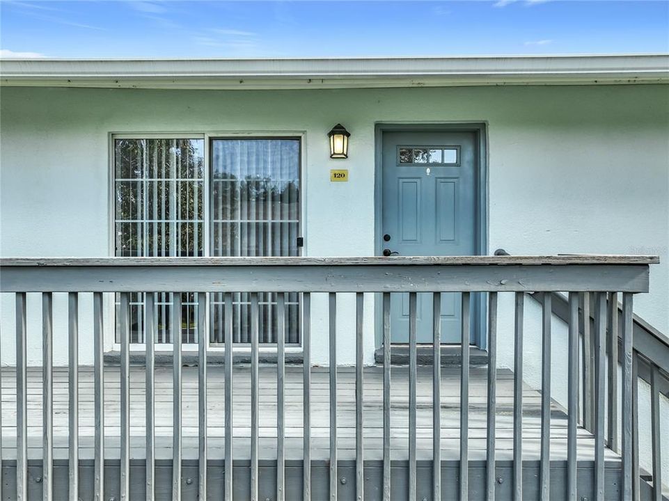 For Sale: $169,000 (2 beds, 2 baths, 870 Square Feet)