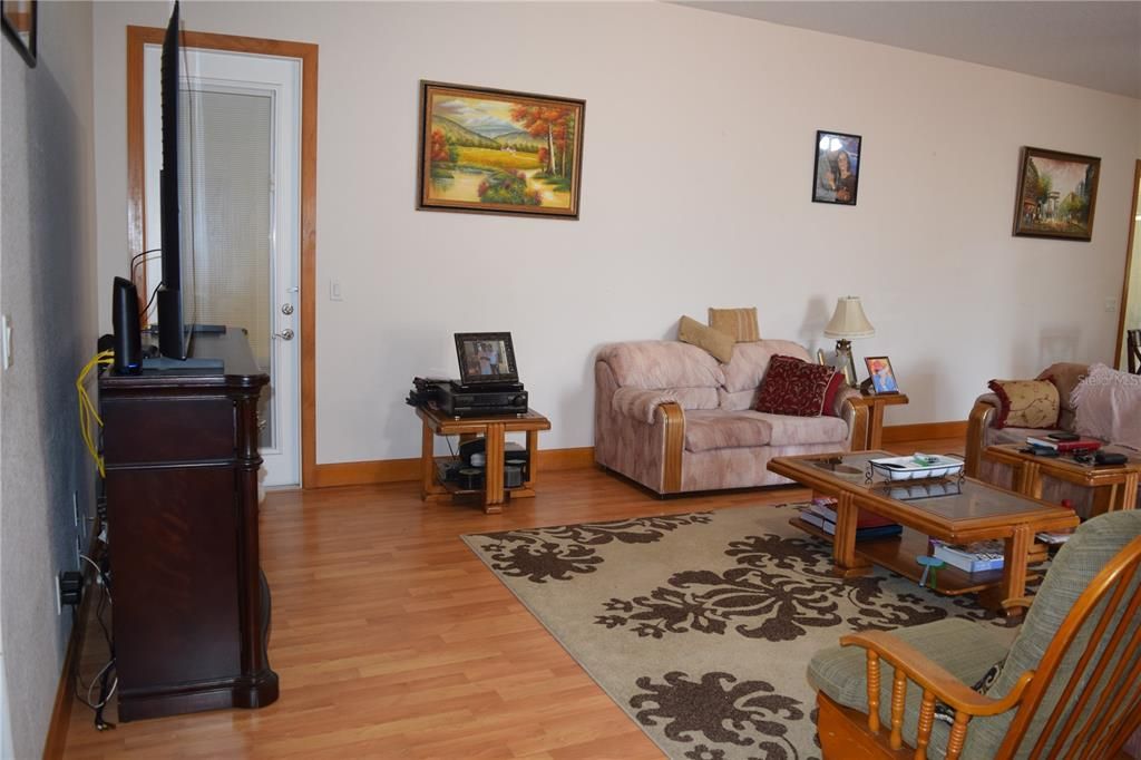 En Venta: $689,000 (4 camas, 2 baños, 2198 Pies cuadrados)
