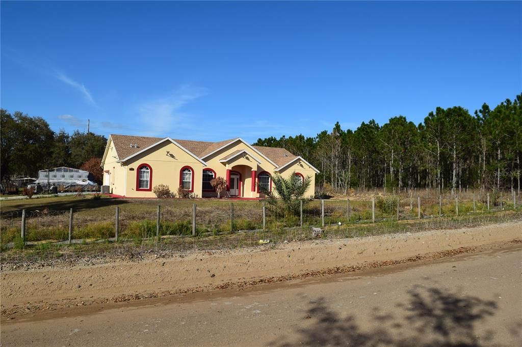 En Venta: $689,000 (4 camas, 2 baños, 2198 Pies cuadrados)
