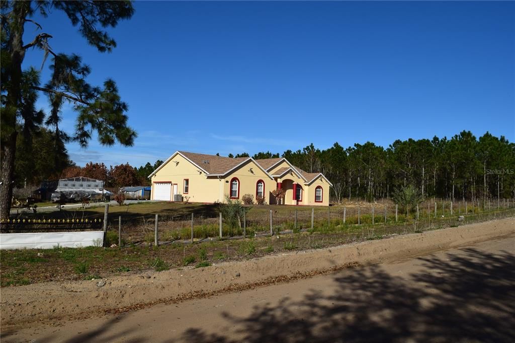 En Venta: $689,000 (4 camas, 2 baños, 2198 Pies cuadrados)