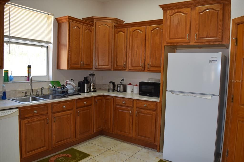 En Venta: $689,000 (4 camas, 2 baños, 2198 Pies cuadrados)