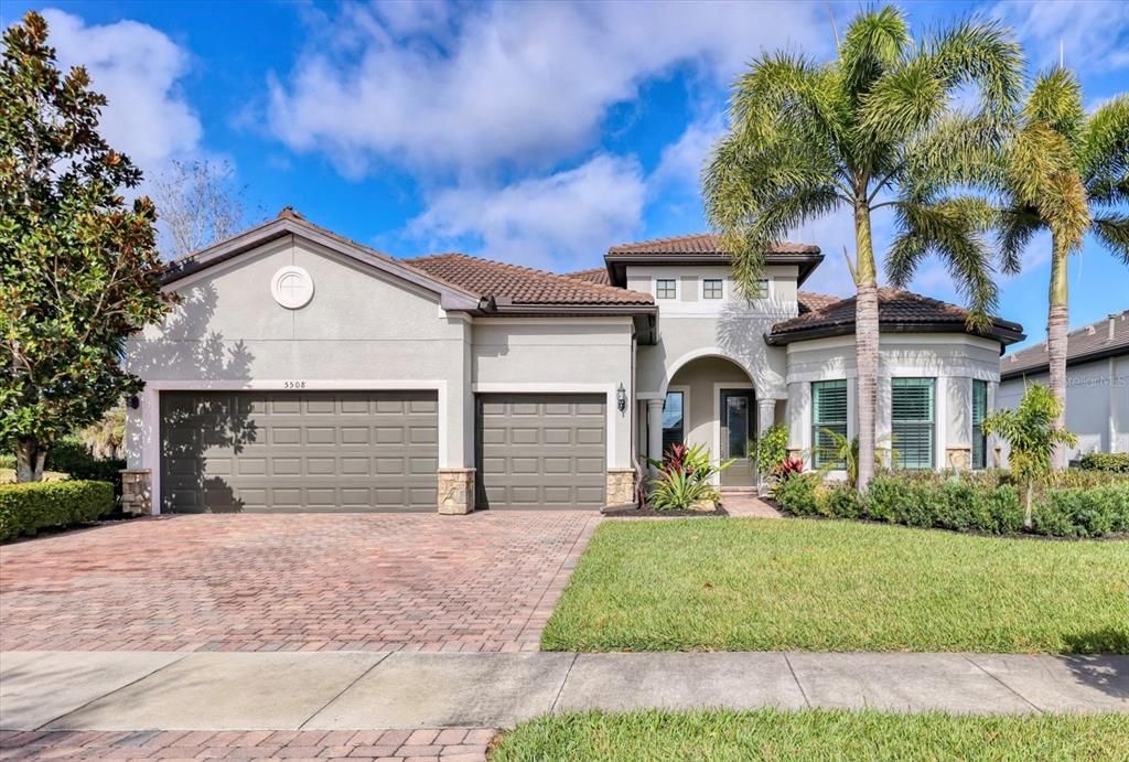 Recently Sold: $1,065,000 (3 beds, 3 baths, 2489 Square Feet)