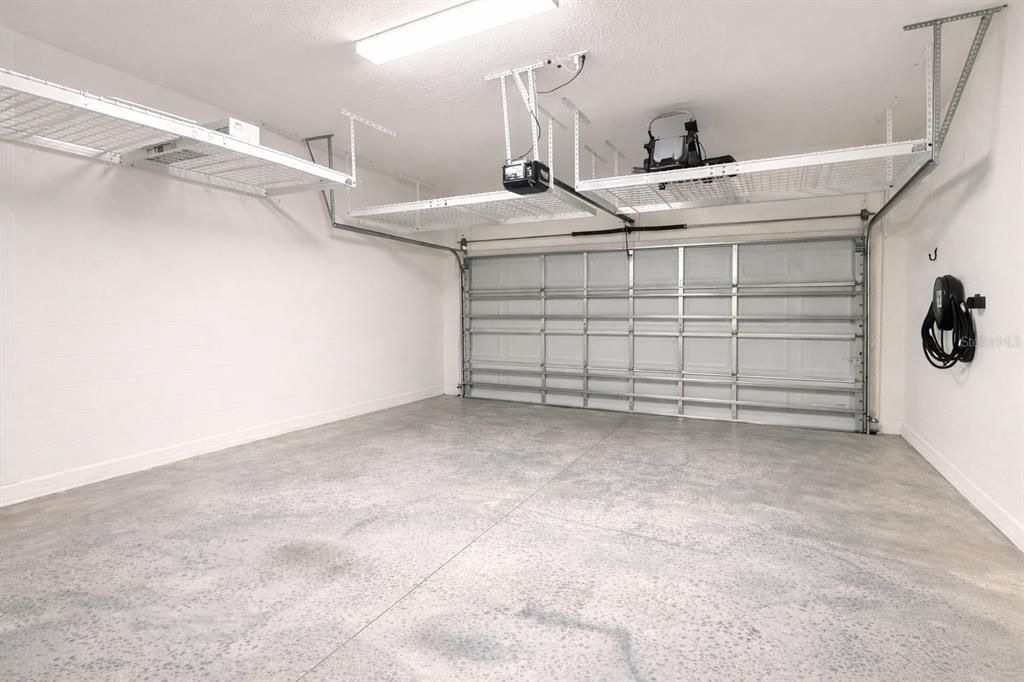 Под контрактом: $289,900 (3 спален, 2 ванн, 1844 Квадратных фут)