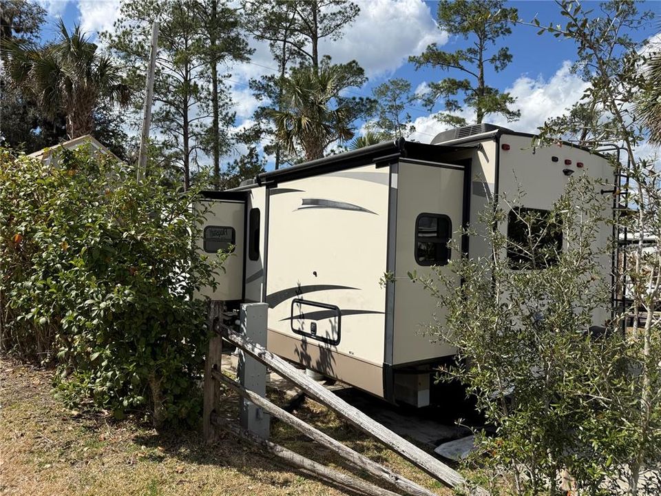 На продажу: $75,000 (0.07 acres)