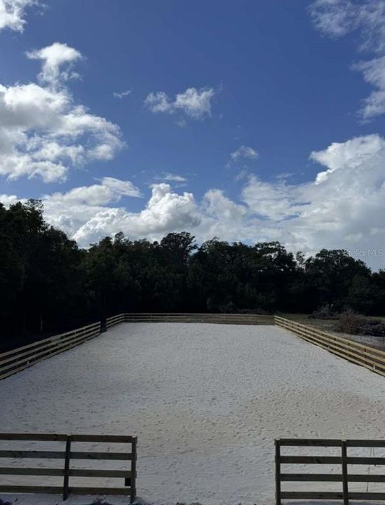 待售: $450,000 (4.00 acres)