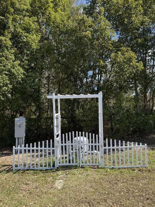 待售: $450,000 (4.00 acres)