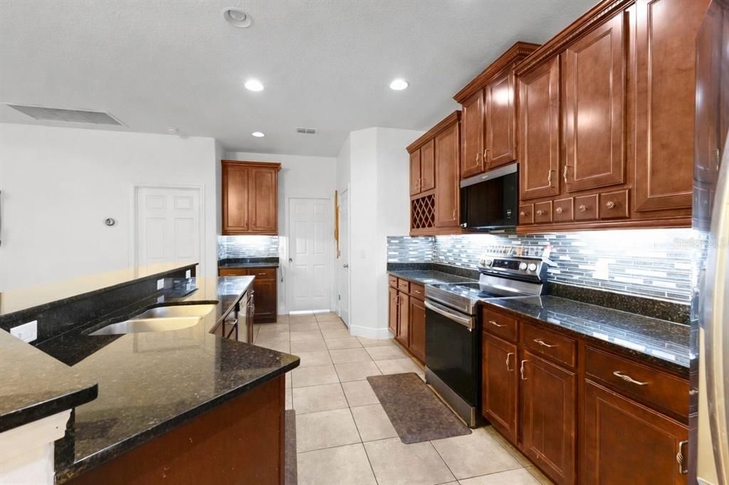 En Venta: $500,000 (5 camas, 3 baños, 3125 Pies cuadrados)