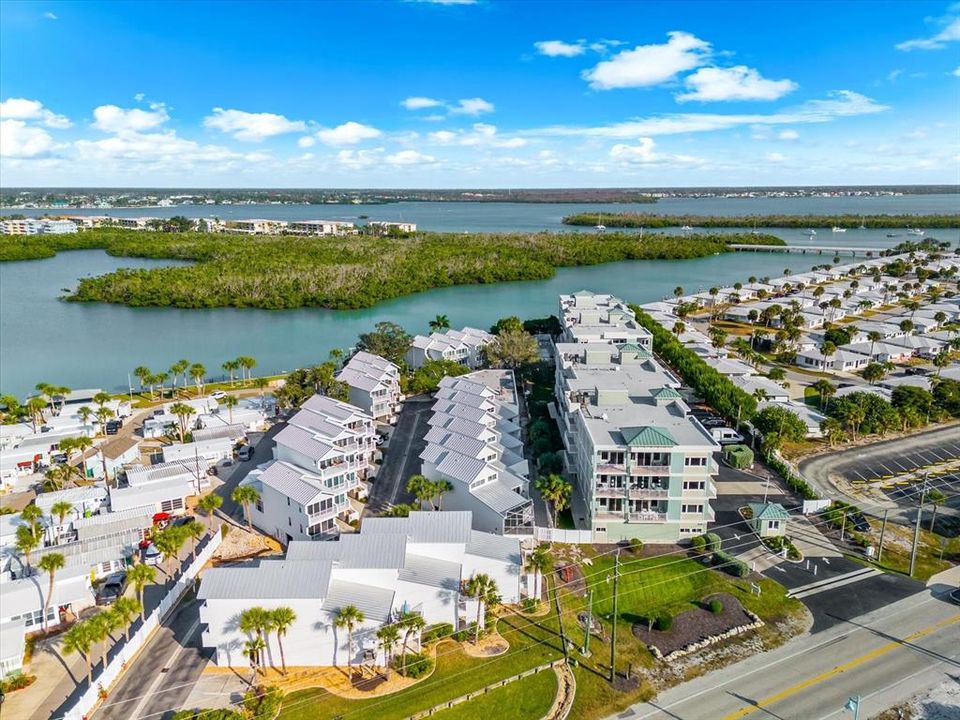 Vendido Recientemente: $499,000 (3 camas, 2 baños, 1357 Pies cuadrados)