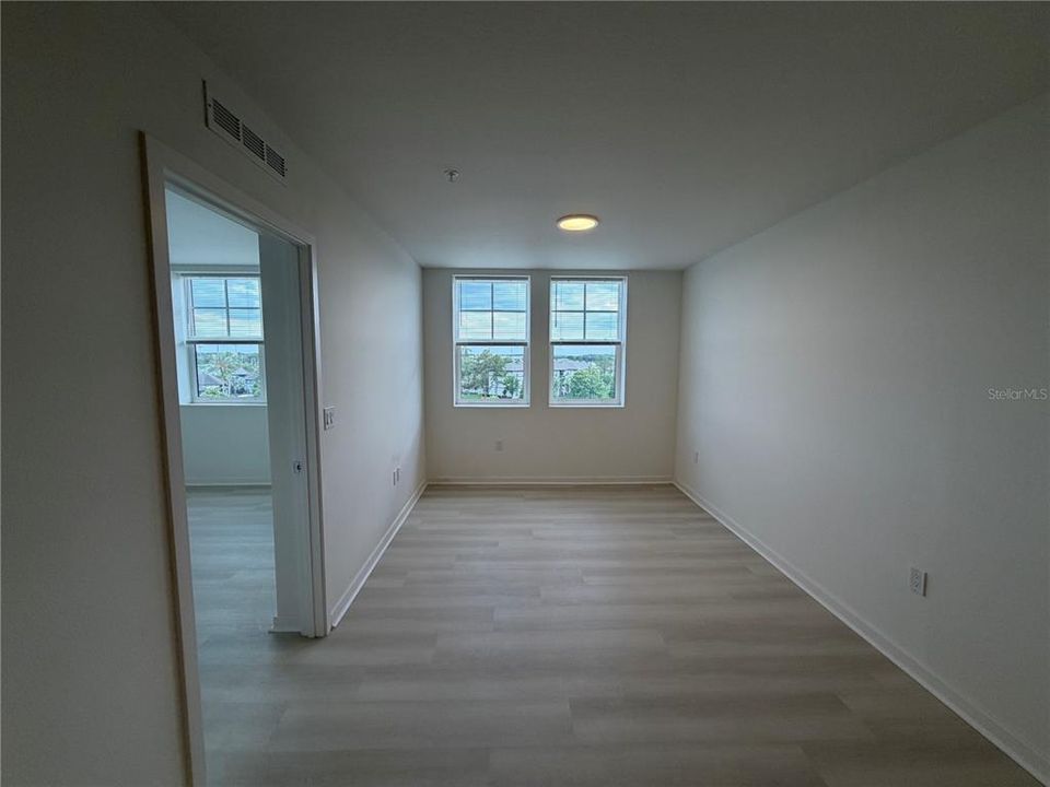 Activo con contrato: $1,700 (3 camas, 2 baños, 1023 Pies cuadrados)