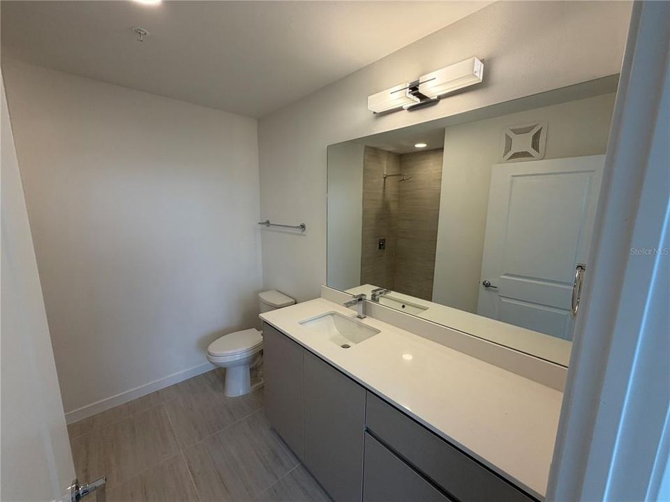 Activo con contrato: $1,700 (3 camas, 2 baños, 1023 Pies cuadrados)