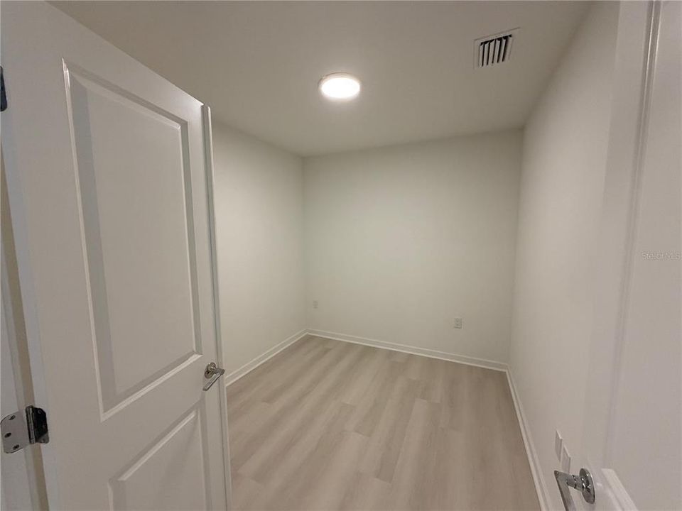 Activo con contrato: $1,700 (3 camas, 2 baños, 1023 Pies cuadrados)