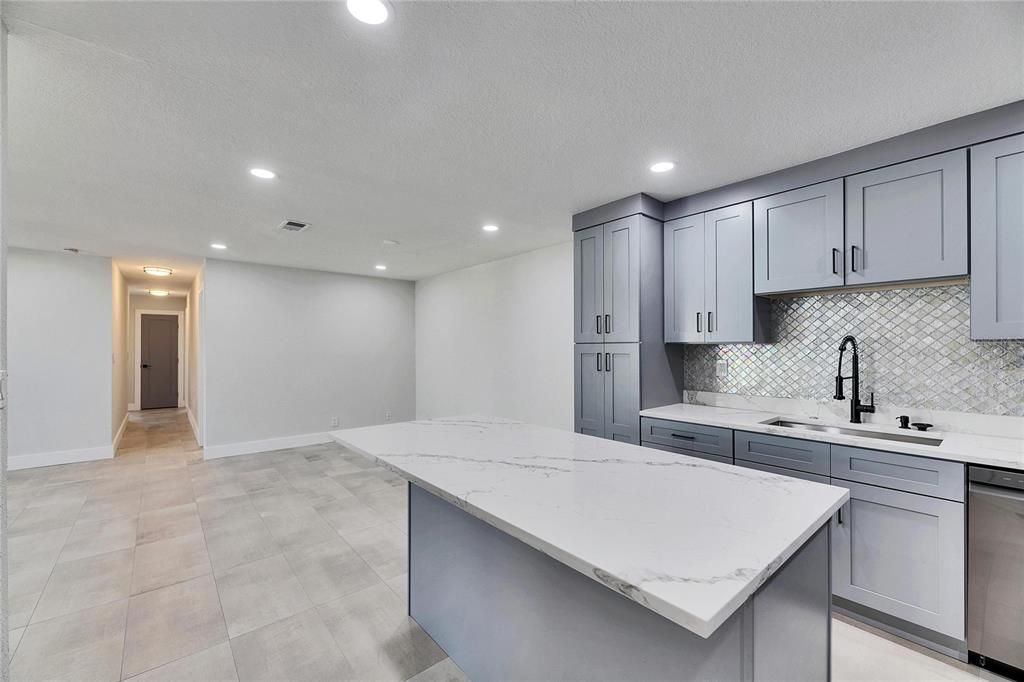 En Venta: $313,000 (3 camas, 2 baños, 1281 Pies cuadrados)