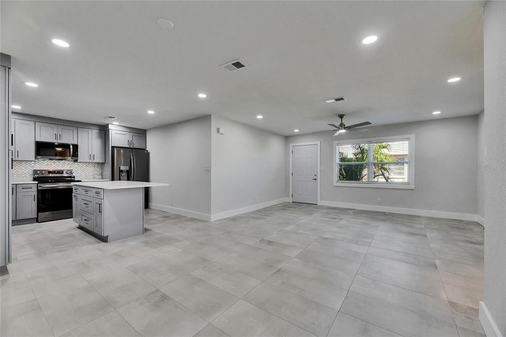 En Venta: $313,000 (3 camas, 2 baños, 1281 Pies cuadrados)