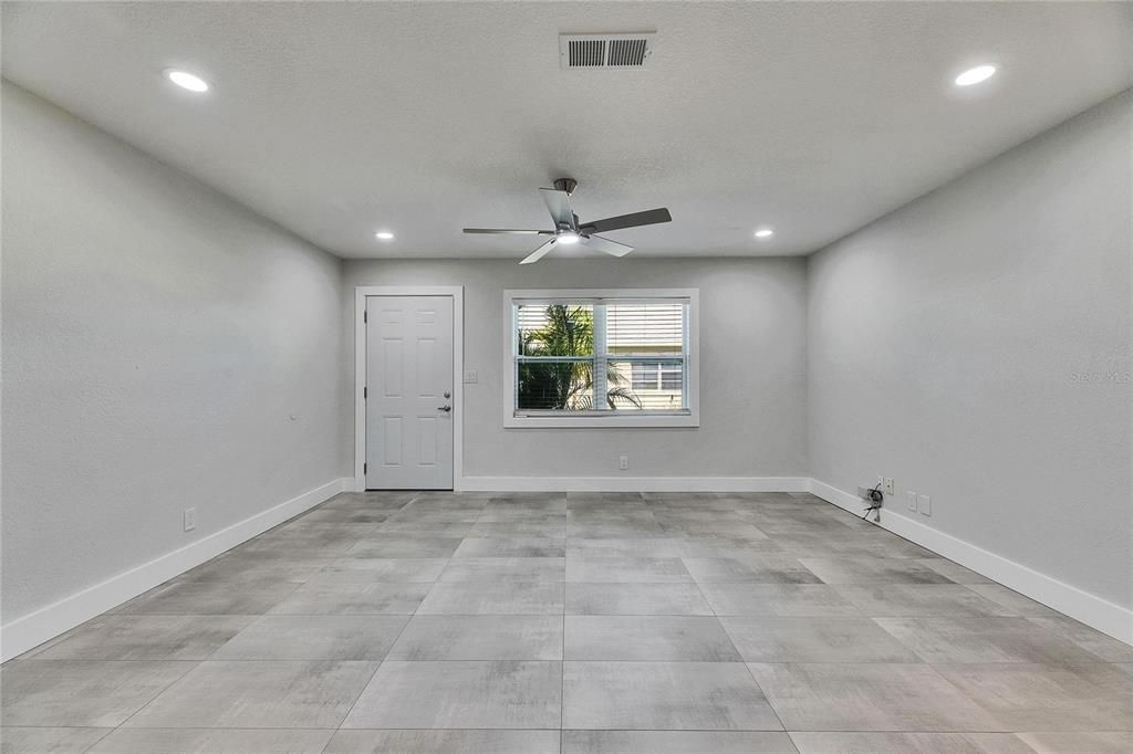 En Venta: $313,000 (3 camas, 2 baños, 1281 Pies cuadrados)